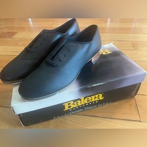 Tap Shoes- Leather Upper & Sole- 4.5  New in Box